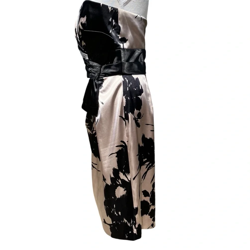 White House Black Market Strapless Satin Cocktail Dress.  Size 8 - Picture 5 of 9